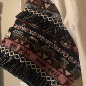 Shirt with detailed sleeves